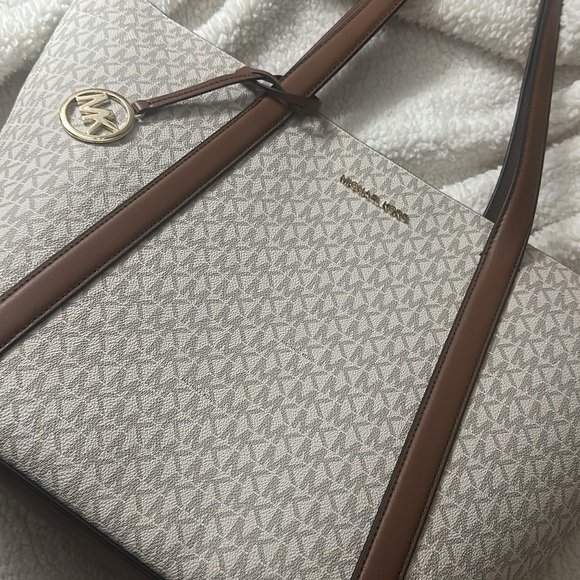 Michael Kors Handbags - Michael Kors Cream and Brown Tote Bag